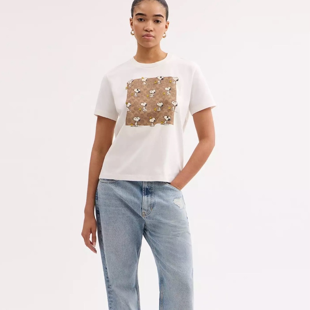 NWT Lady’s size M. Coach X Peanuts Snoopy Signature Square T Shirt CBF06 - Picture 2 of 7